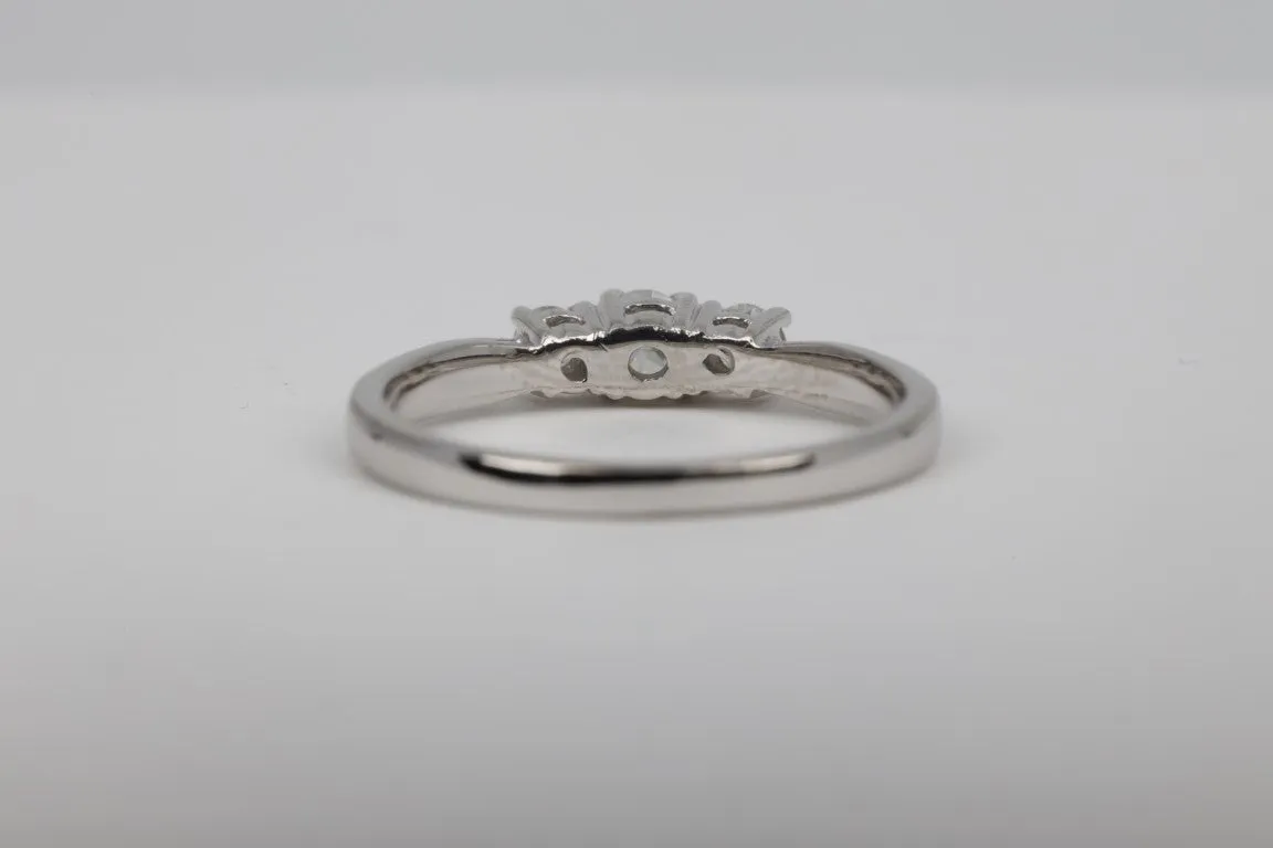 14k White Gold Diamond Ring "Past Present Future" Ring Size 8.25 (3.20g.)