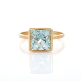 18K Gold Aquamarine Ring