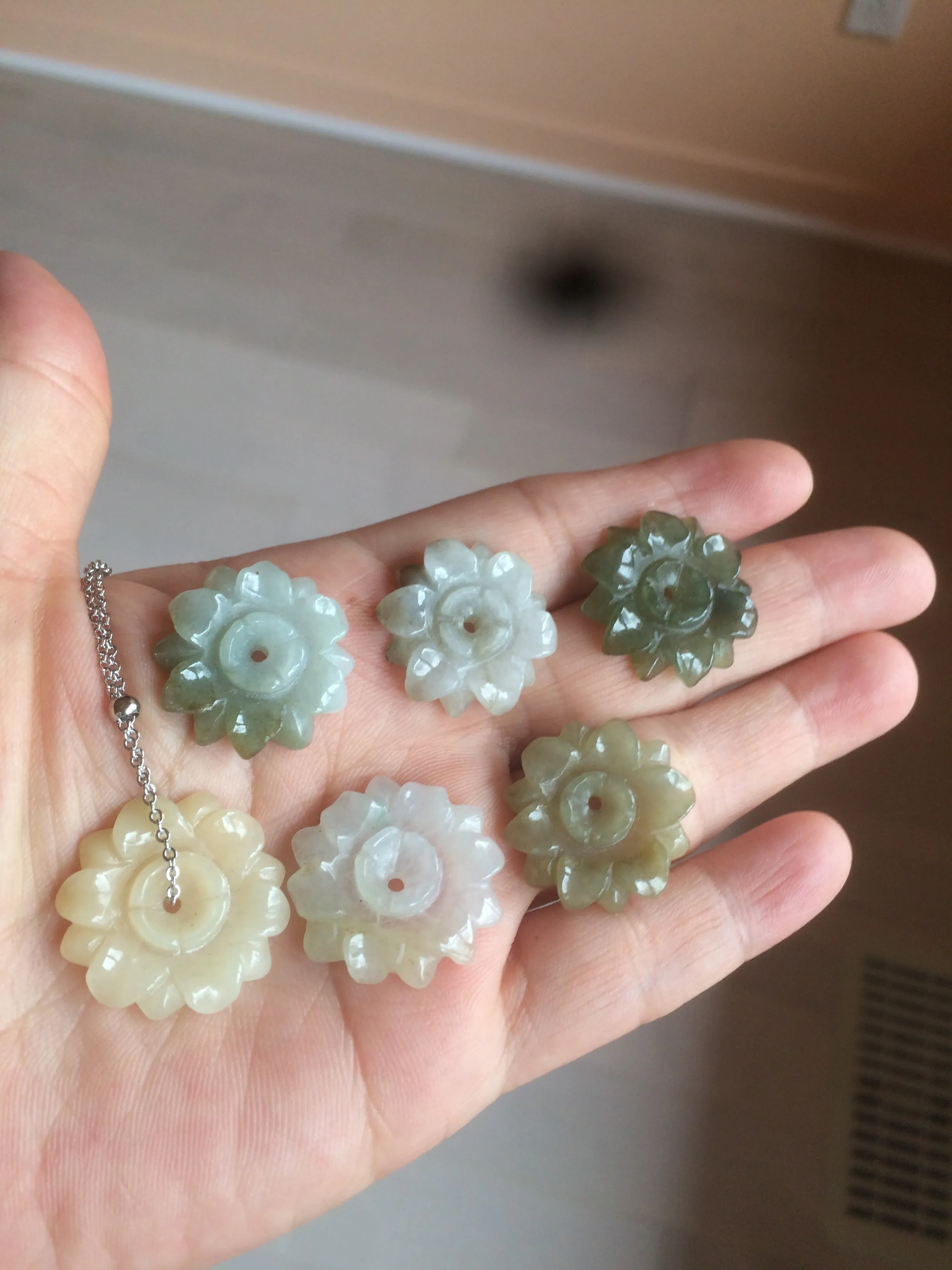 21-22mm Type A 100Natural 3D green/brown/black jadeite Jade flower Pendant necklace AQ55 (add-on item)