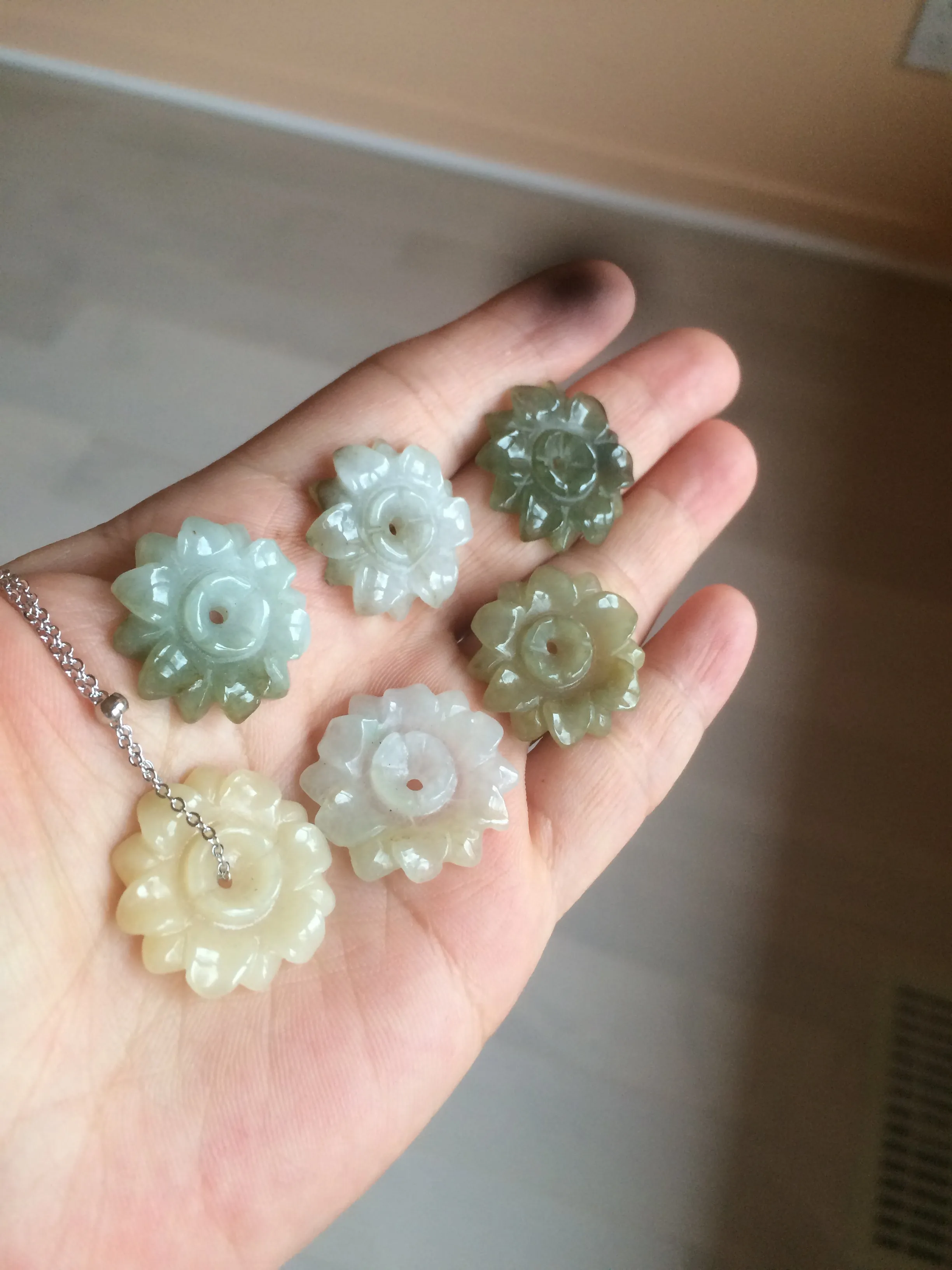 21-22mm Type A 100Natural 3D green/brown/black jadeite Jade flower Pendant necklace AQ55 (add-on item)