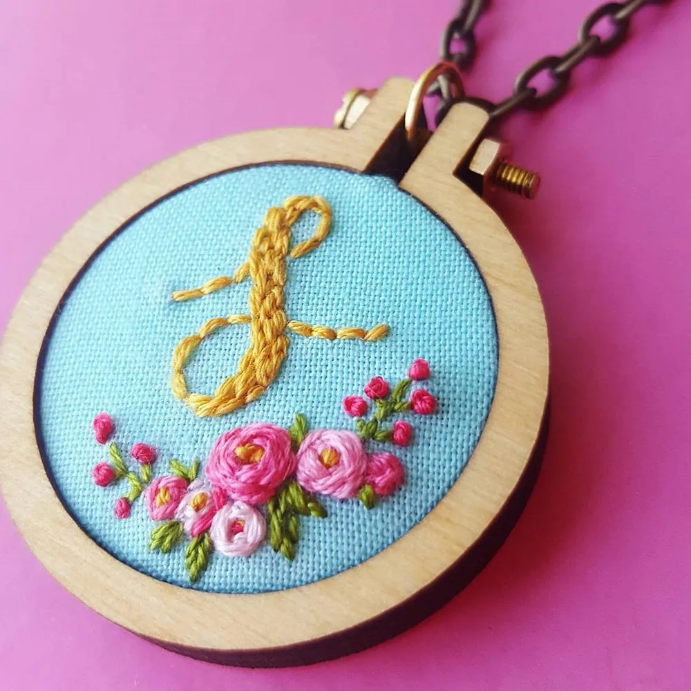 50mm round Mini Embroidery Hoop Lasercut Frame Cross Stitch Frame Tiny Embroidery Pendant Tiny Hoop diy Embroidery Pendant 1pcs