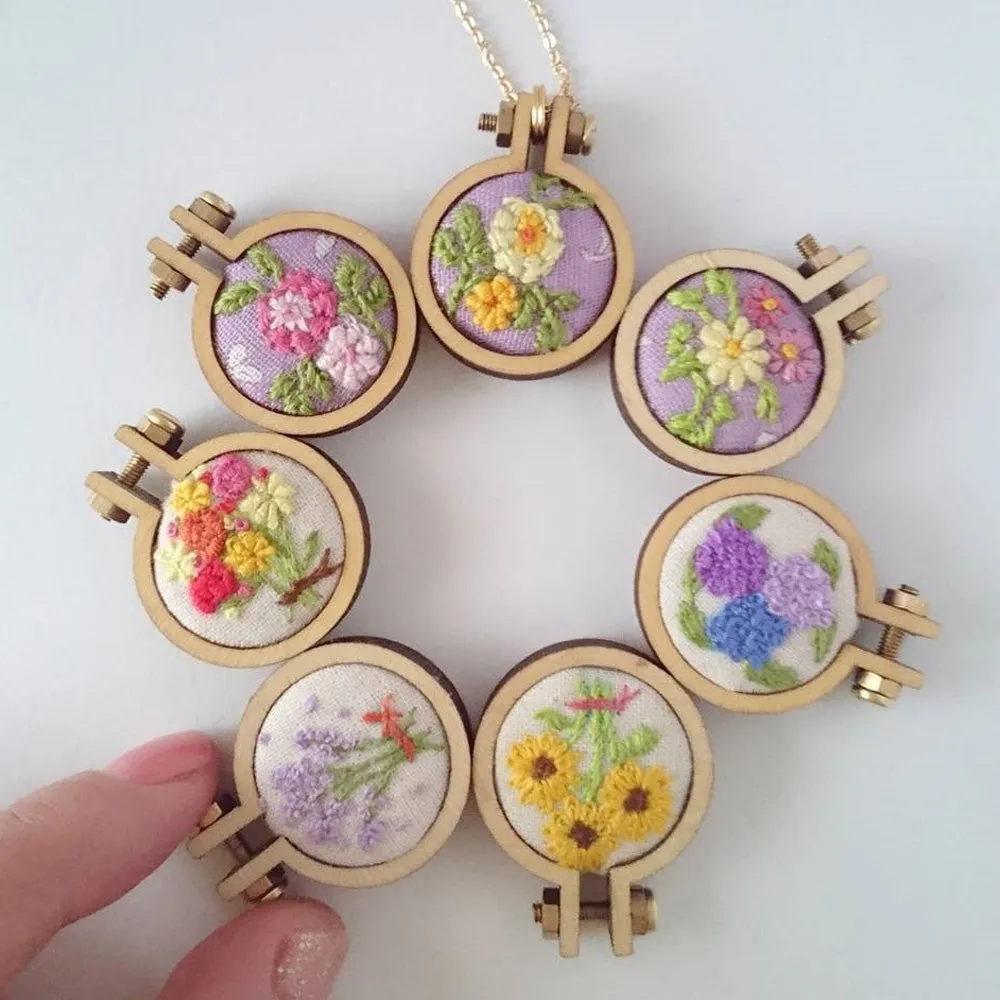 50mm round Mini Embroidery Hoop Lasercut Frame Cross Stitch Frame Tiny Embroidery Pendant Tiny Hoop diy Embroidery Pendant 1pcs