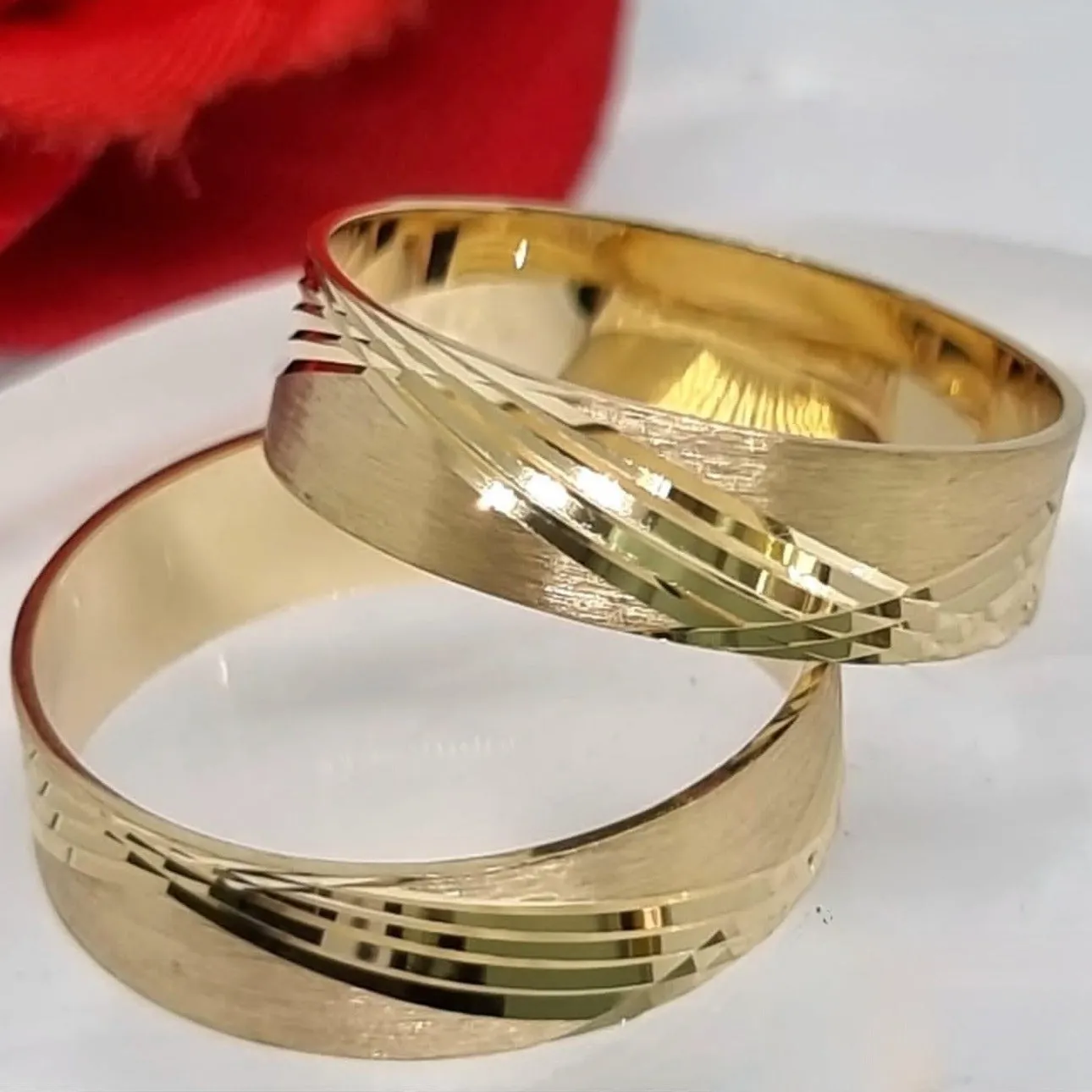 CHERISHED 18K Gold Wedding Rings