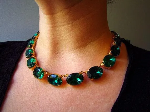 Emerald Collet Necklace - Large Oval