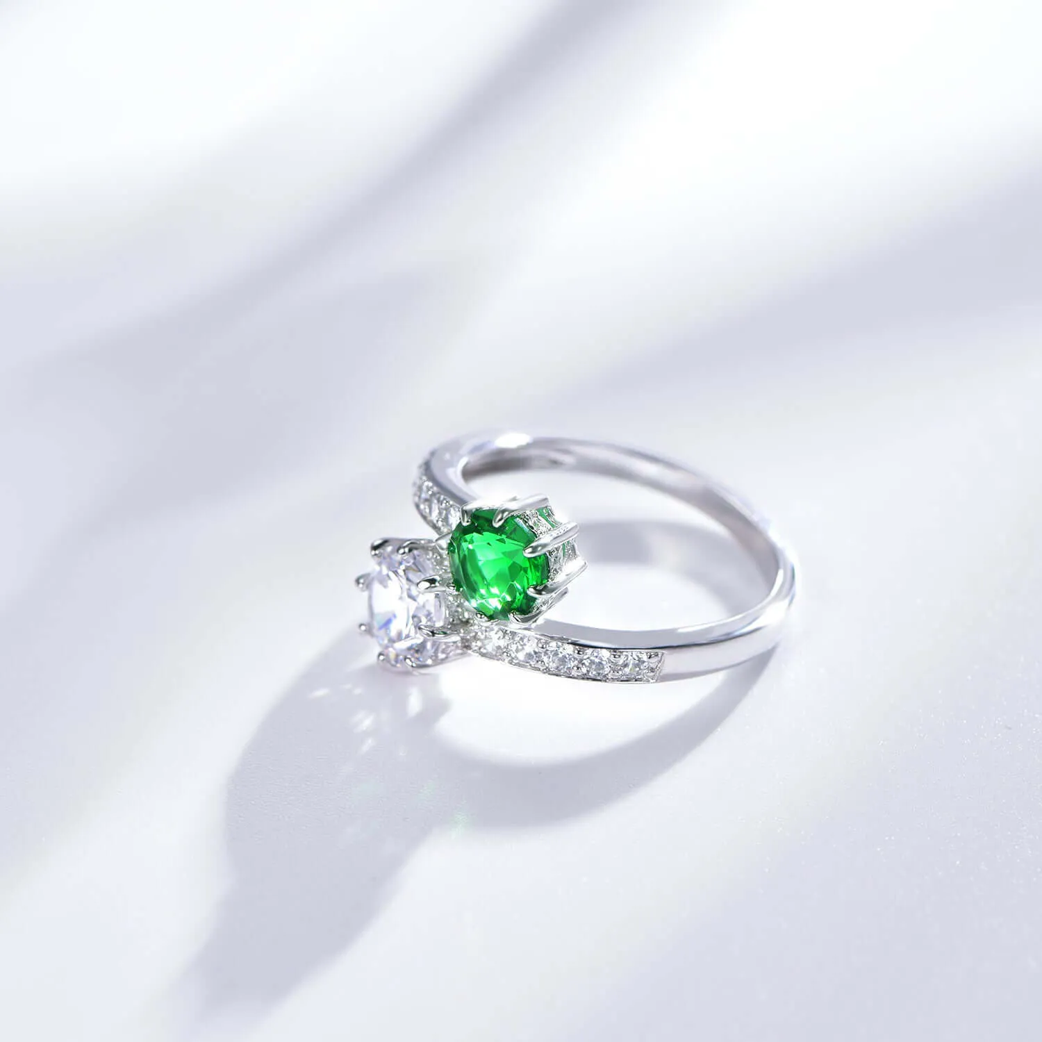 Emerald Green Round cut Engagement Ring