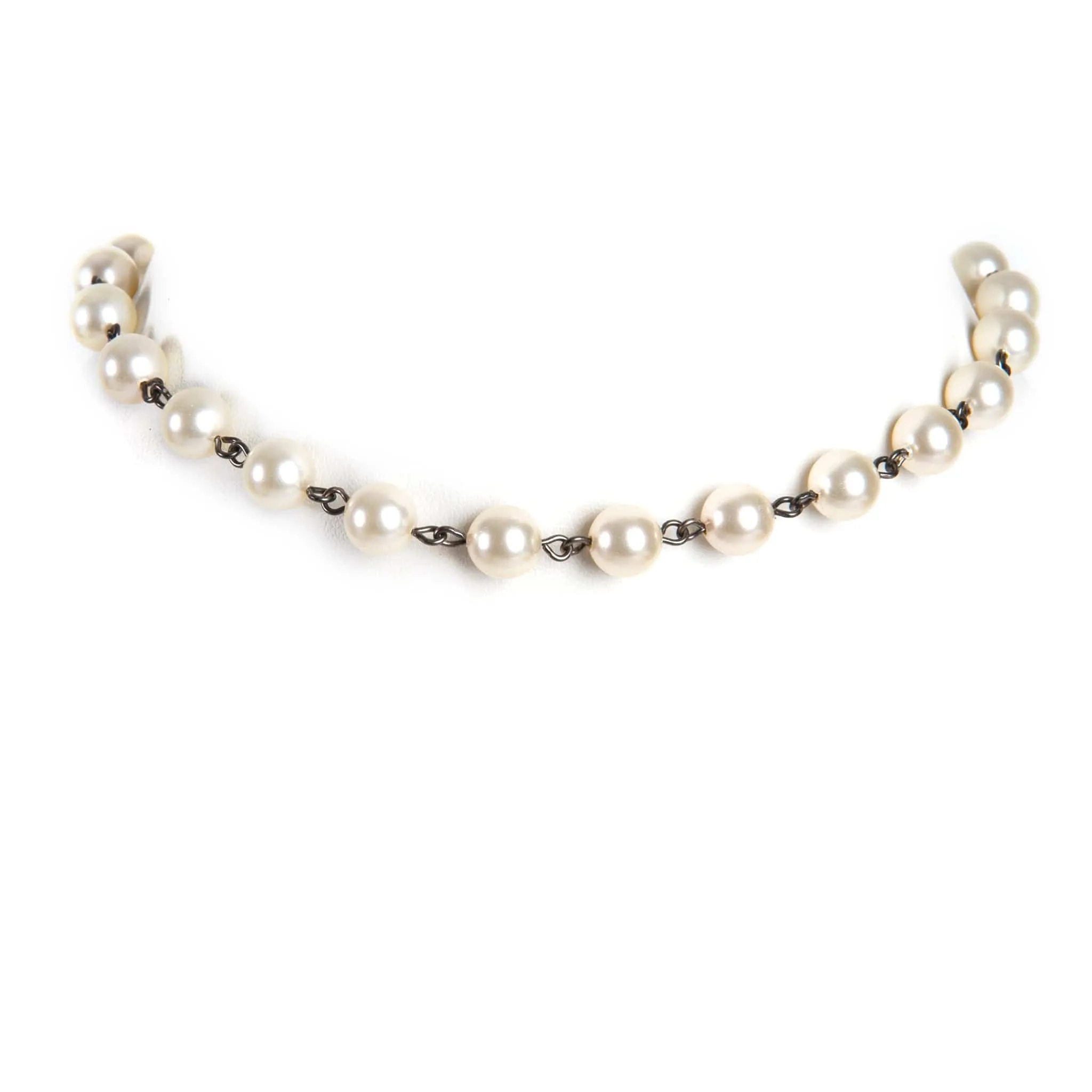 Iconic Cream Pearl Choker