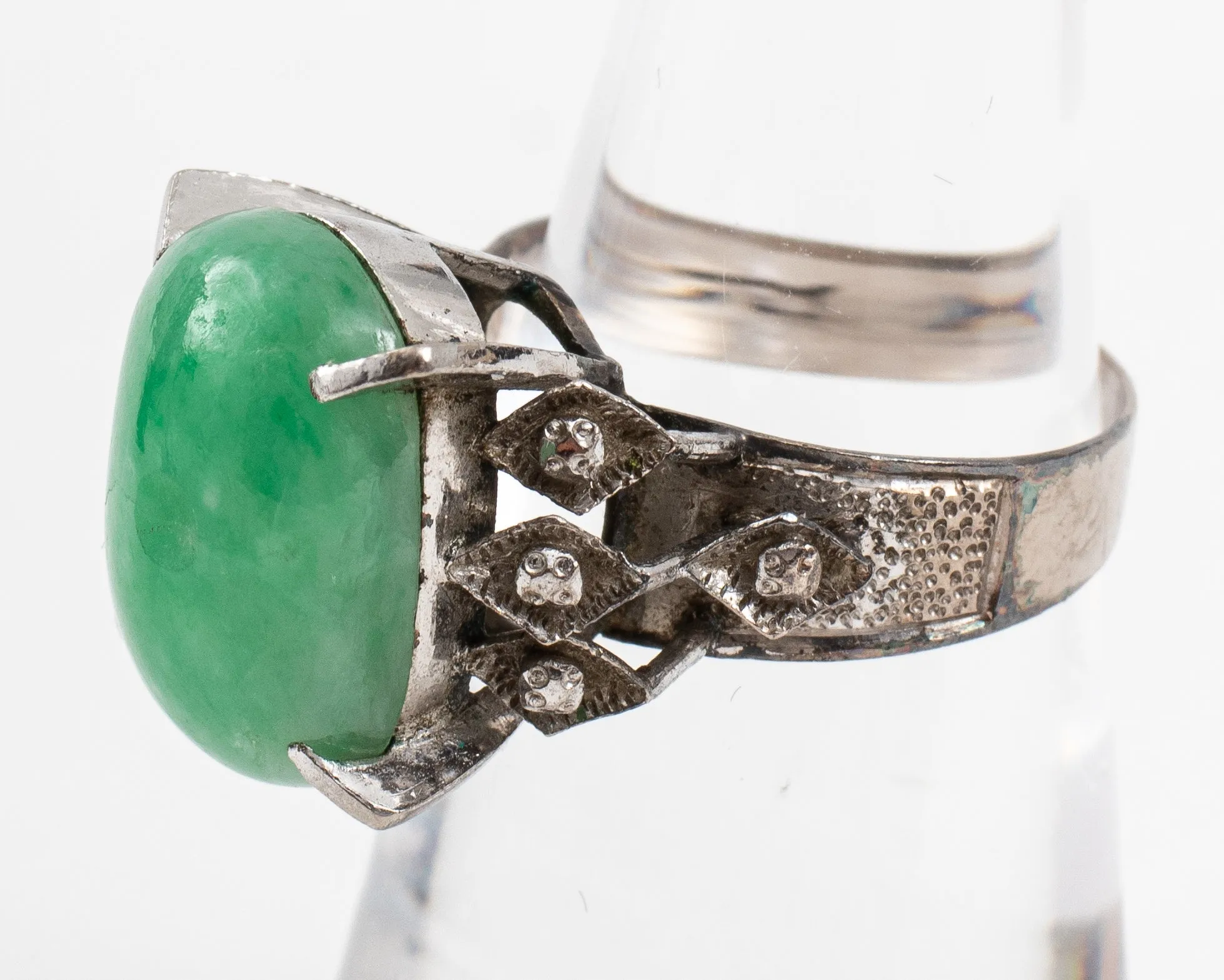 Mid-Century Modern 10K White Gold Oval Jade Ring