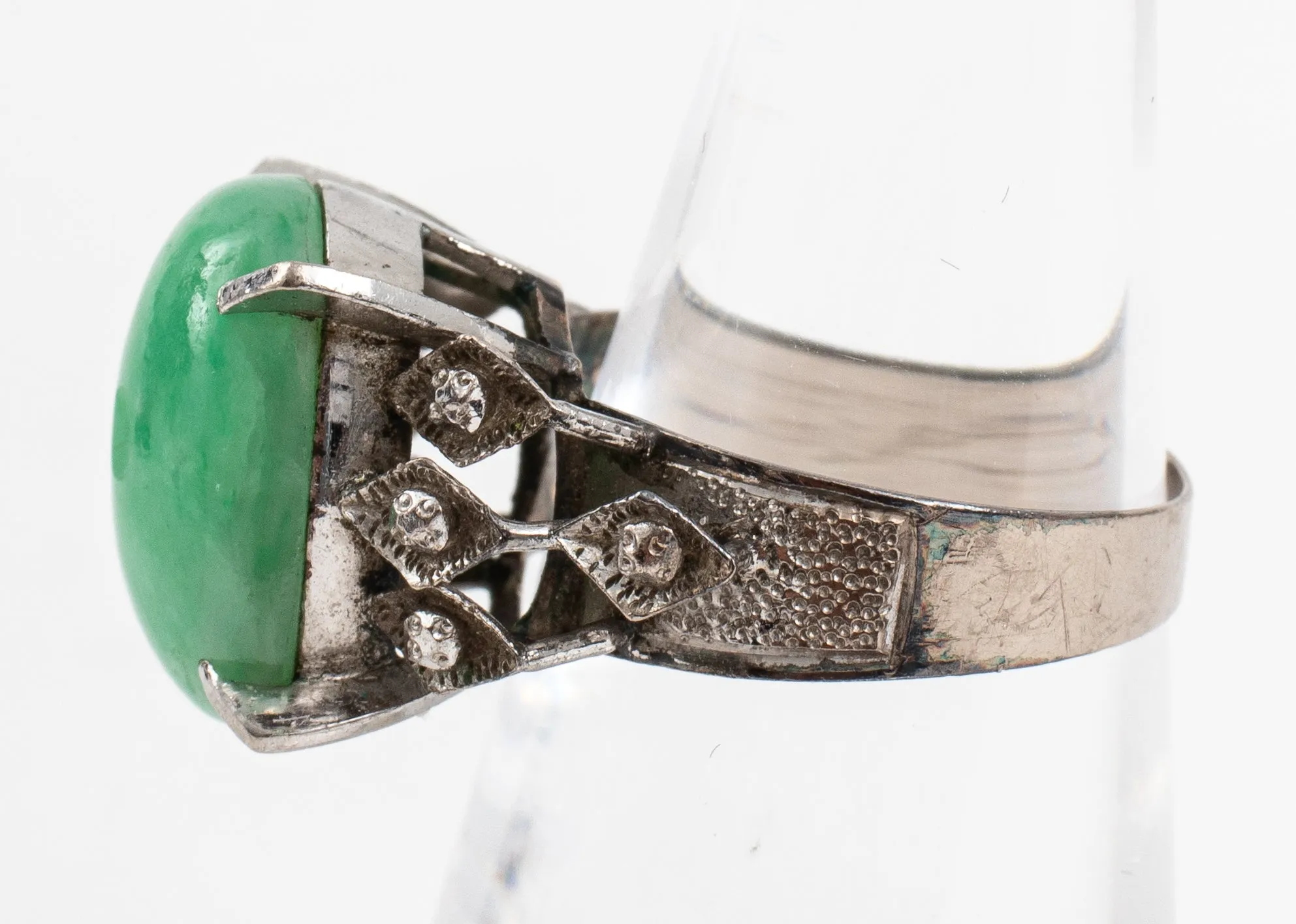 Mid-Century Modern 10K White Gold Oval Jade Ring