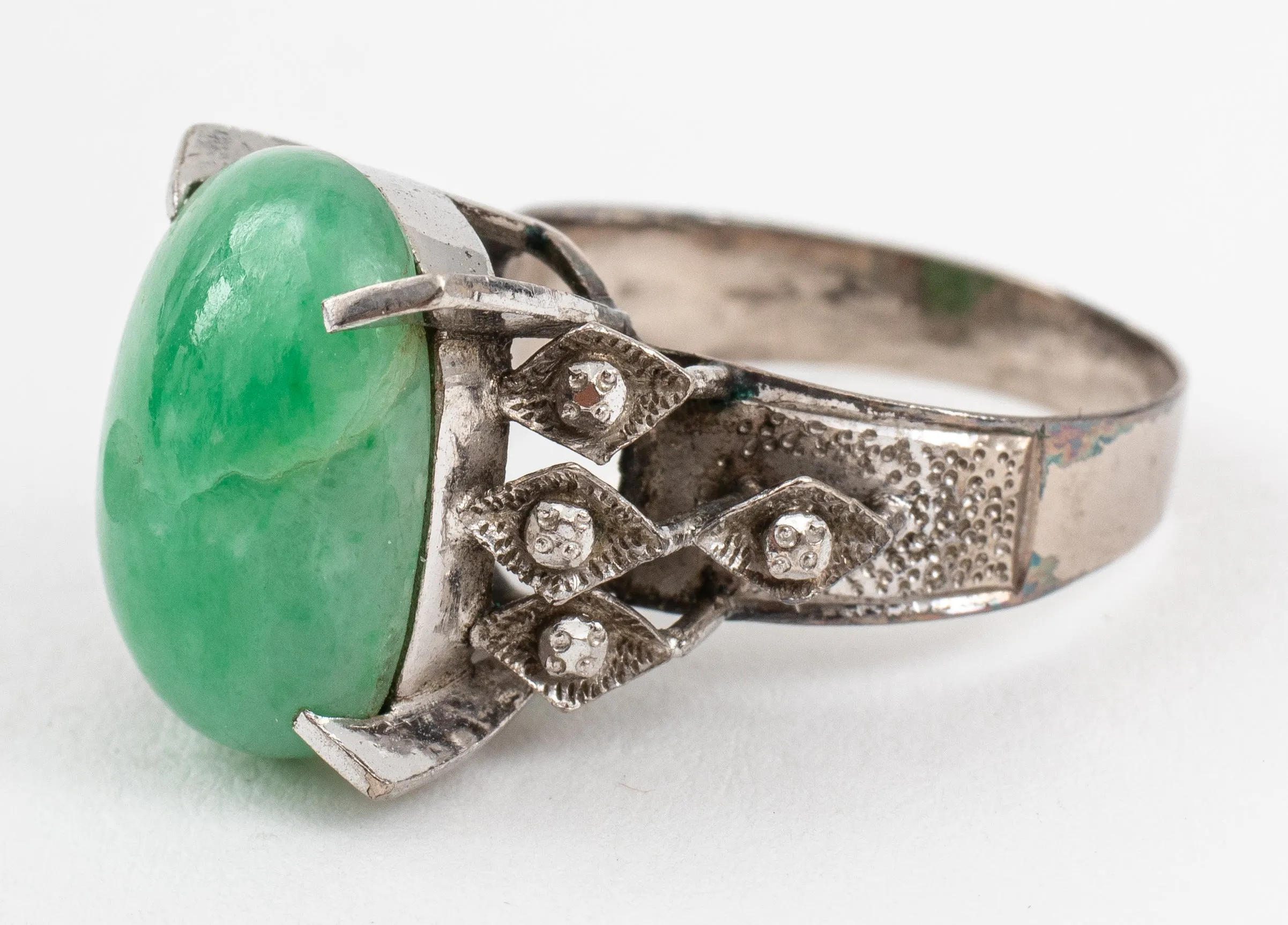 Mid-Century Modern 10K White Gold Oval Jade Ring