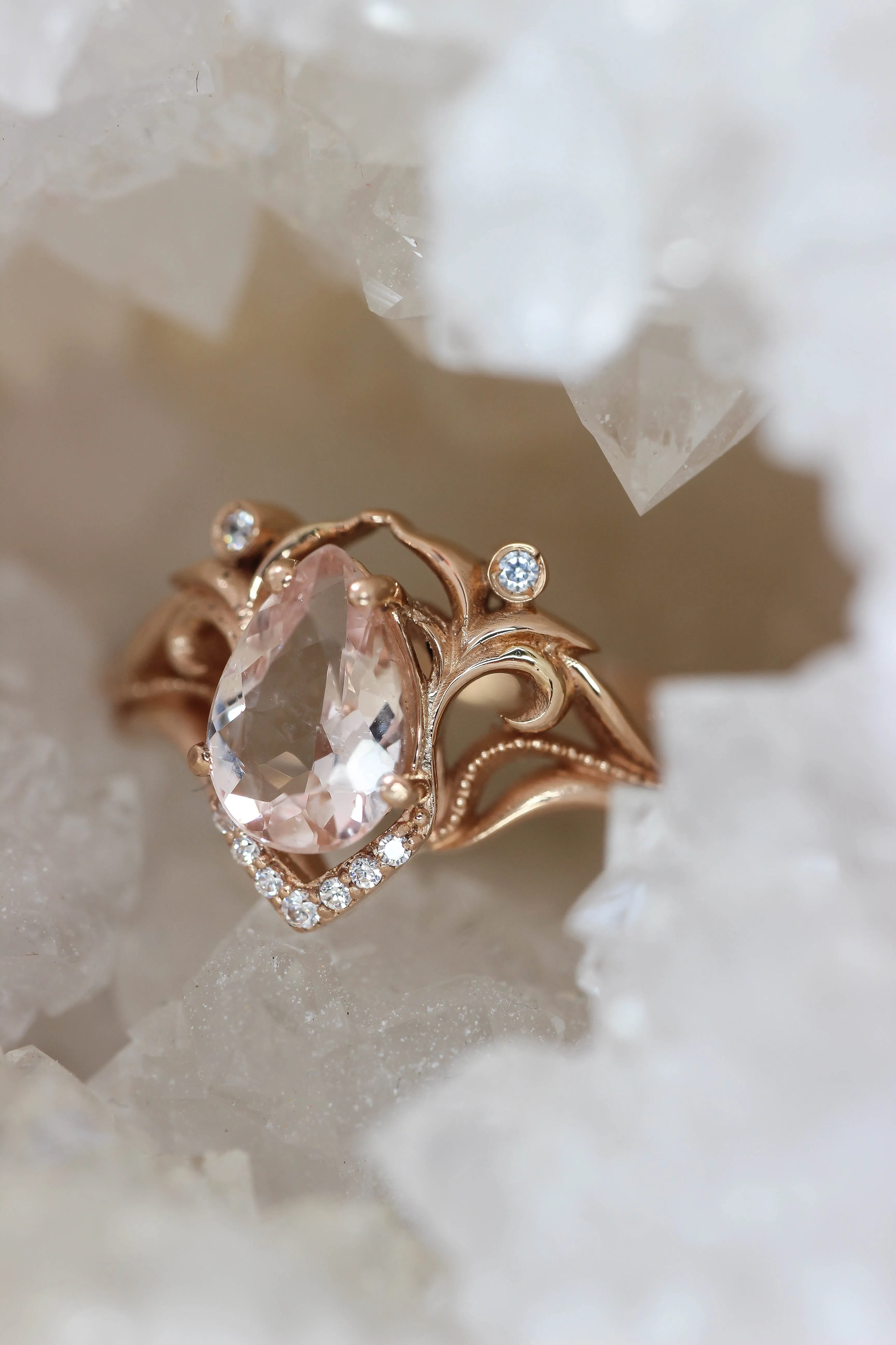 Morganite and diamonds engagement ring / Lida small