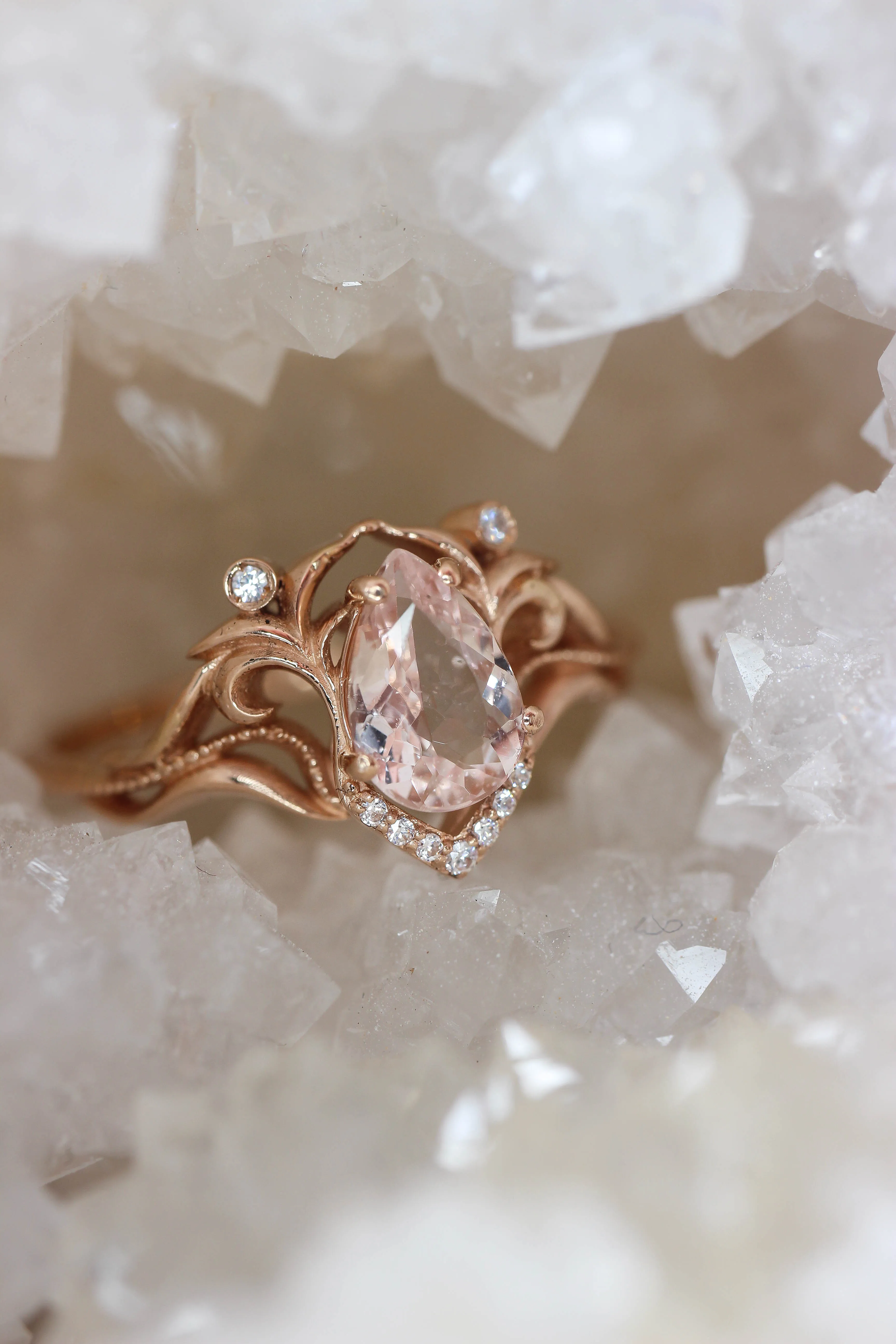 Morganite and diamonds engagement ring / Lida small