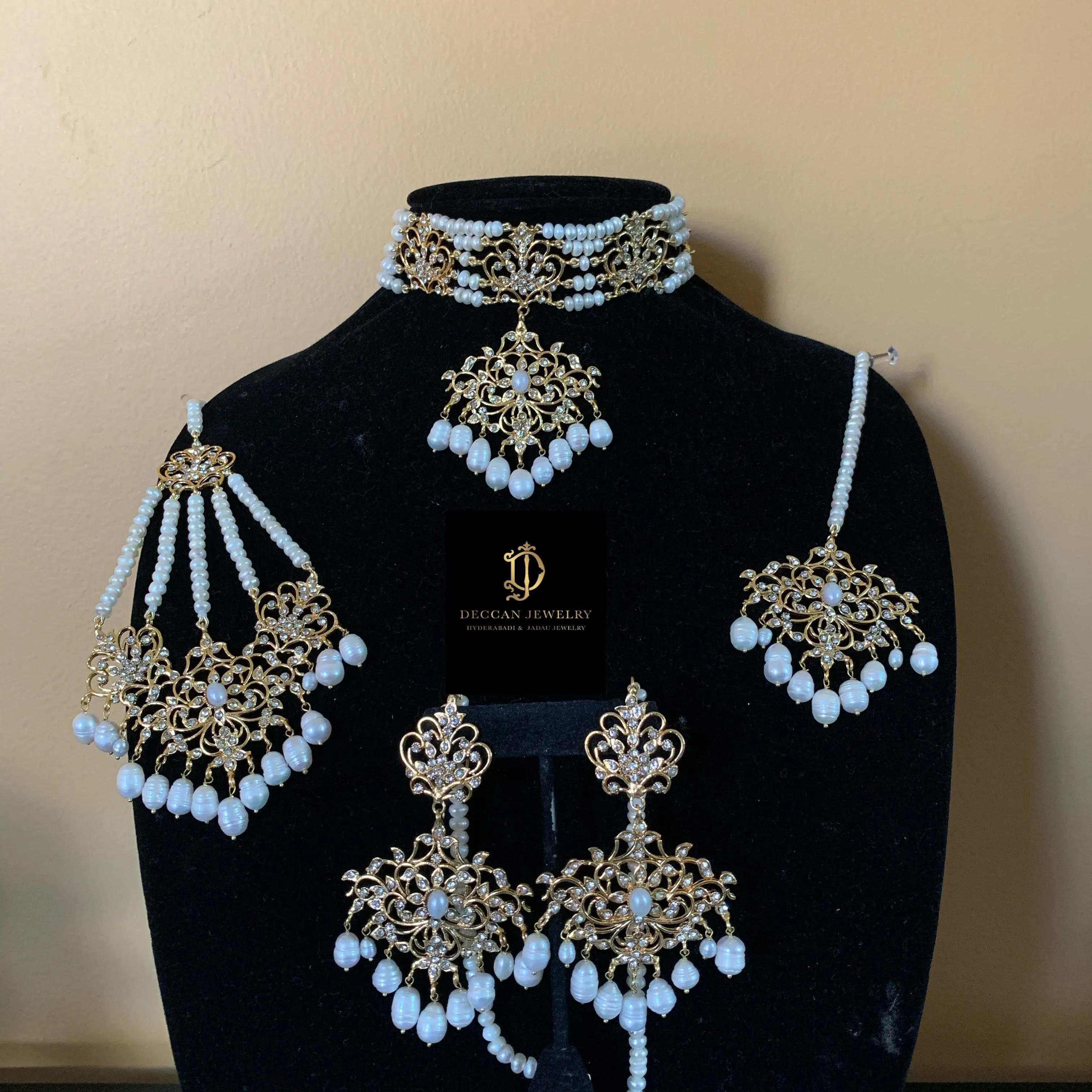 Niya bridal set in fresh water pearls (SHIPS IN 3 WEEKS  )