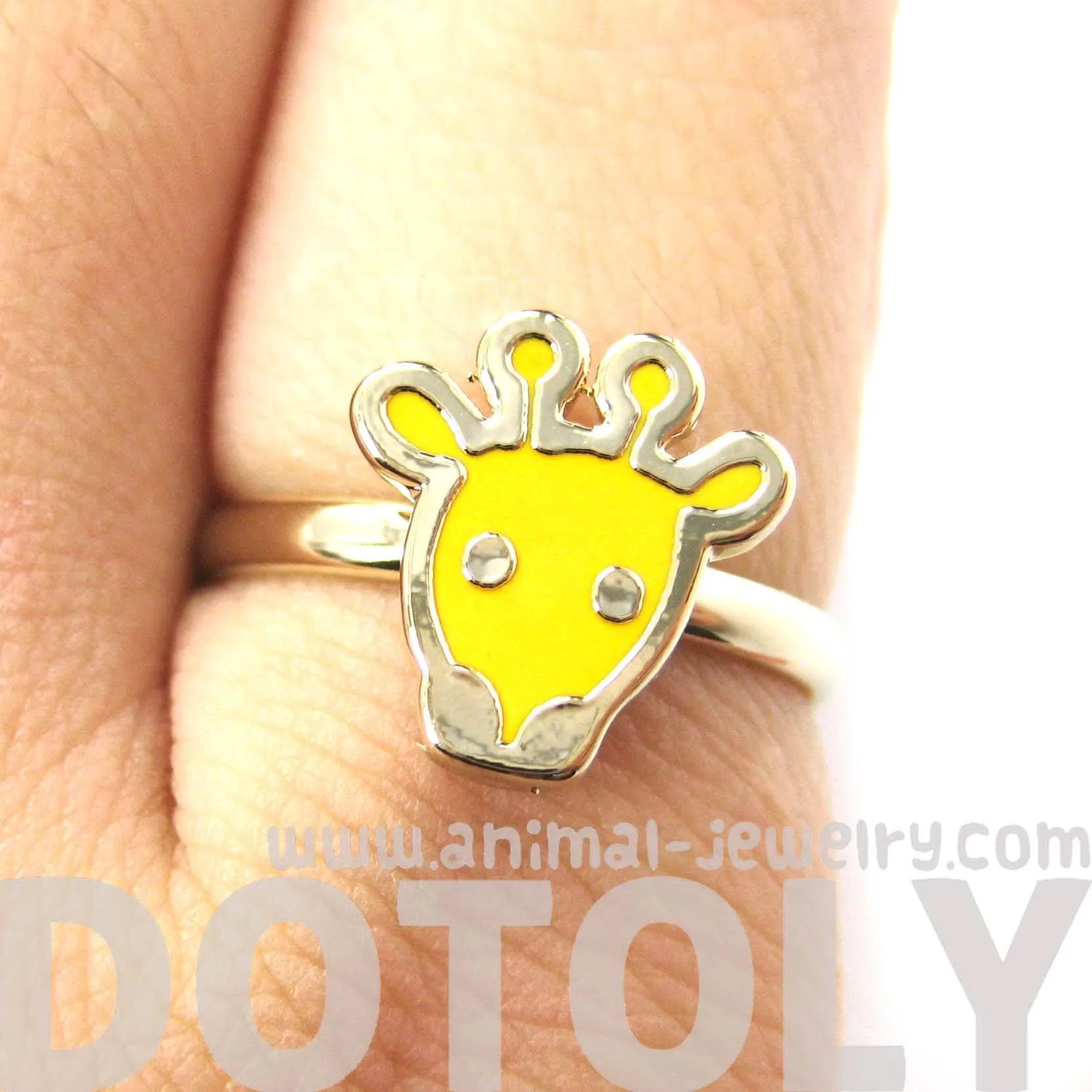 Simple Giraffe Shaped Animal Adjustable Ring in Yellow | DOTOLY