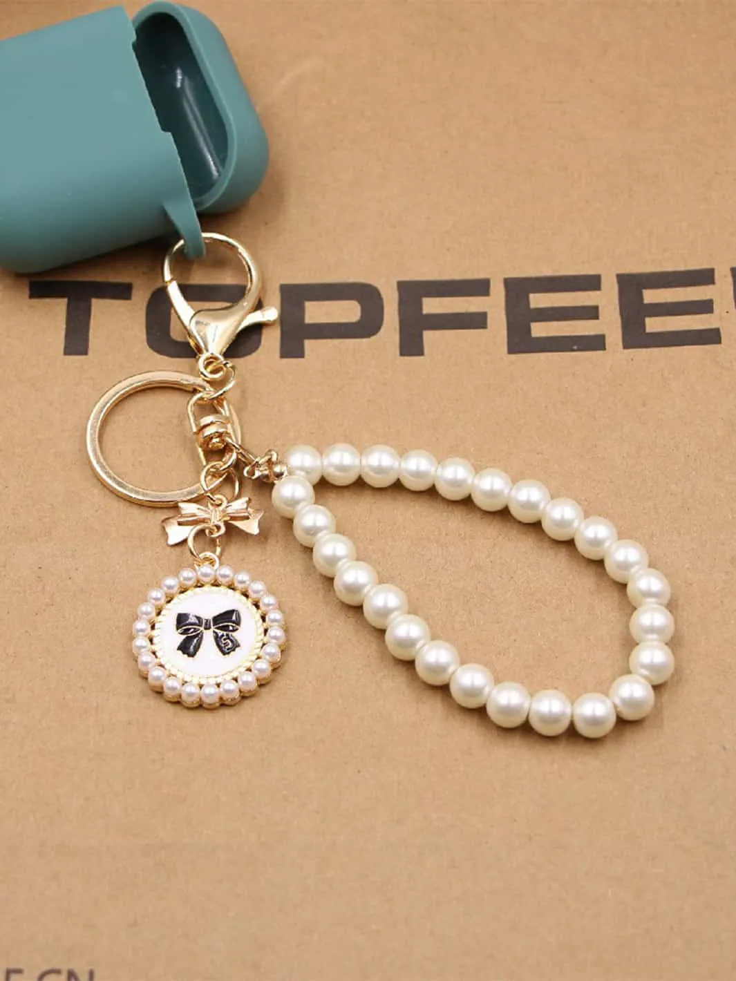 Vintage Bowknot Pearl Handstring Bag Keychain